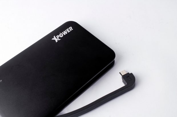 The PB12+ has three built-in cables to cater to Apple, Android, and Type C gadgets.