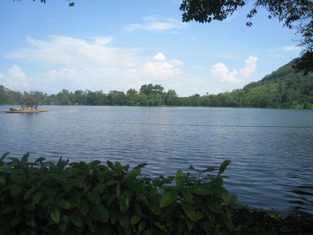 lake_apo_at_valencia_city